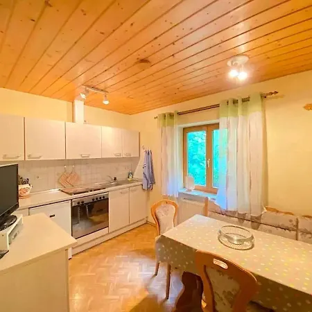 Ferienwohnung, * 젠팅