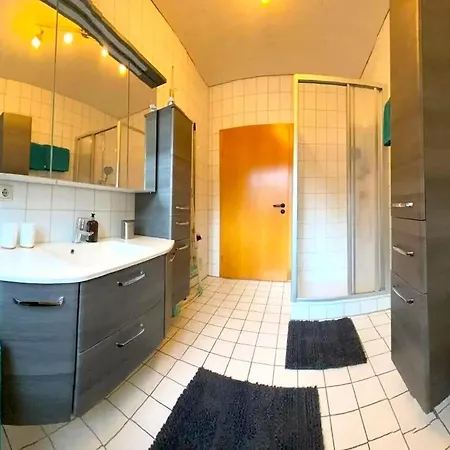 Ferienwohnung, * 젠팅